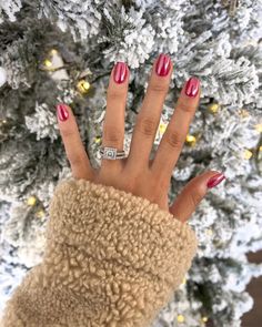 Red Nail For Christmas, Red Nails Engagement Ring, Holiday Engagement Nails, Simple Christmas Nails 2023, Christmas Nails 2023 Almond, Opi Christmas Colors, Sparkly Red Nails Acrylic, December Nails Christmas Xmas, Short Red Gel Nails