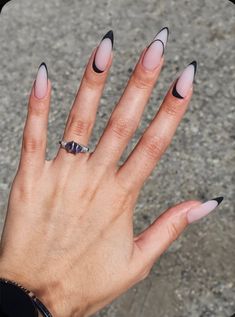 Neutral Nails Acrylic, Black Acrylic Nails, Grunge Nails, Lines On Nails, Classy Acrylic Nails, Almond Acrylic Nails, Cute Gel Nails, Soft Nails, Hair Skin Nails