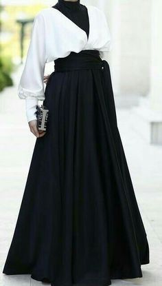 Monochrome Aesthetic Outfits, High Waisted Skirt Outfit, Black And White Outfit, Old Fashion Dresses, White Outfit, Muslimah Fashion, Modest Fashion Outfits, Sheer Sleeves, Muslim Fashion