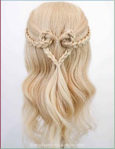 24-mag-2024 - Questo Pin è stato scoperto da fghdt. Scopri (e salva) i tuoi Pin su Pinterest. Heart Hairstyle, Sanggul Modern, Heart Braid, Beautiful Braided Hair, Black Queens, Heart Hair, Bridal Hairstyles, Hair Up Styles, Hairdo For Long Hair