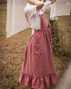 Vintage Country Dress, French Country Dress, Apron Outfit Aesthetic, French Country Outfit, Aprons Aesthetic, French Country Fashion, Cute Aprons Vintage, Apron Dress Outfit, Country Style Clothes