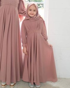 Dress Brukat Anak, Muslim Fashion Dress Modern, Ootd Lebaran, Dress Muslim Modern, Gamis Dress, Model Gamis, Girls Maxi Dresses