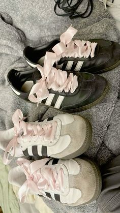 Bows On Shoes, Ribbon Shoe Laces, Shoe Inspo, Aesthetic Shoes, Swag Shoes, Pretty Shoes, Dream Shoes