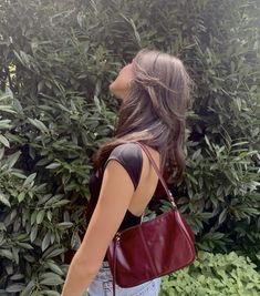 Outfits With Bags, Burgundy Handbag Outfit, Small Purse Outfit, Trendy Shoulder Bags, Purses Aesthetic, Red Purse Outfit, Red Bag Outfit, Maroon Bag, Shoulder Bag Outfit