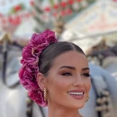 Ballet Folklorico Hair, Spanish Makeup Look, Folklorico Hair, Flamenco Makeup, Flamenco Hairstyle, Flamenco Hair, Spanish Hair, Cute Hairstyles For Homecoming, Flower Hairstyles