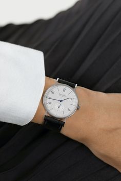 The classic watch in its original form, with the unisex NOMOS diameter of 35 millimeters; this watch has been gracing wrists for a quarter of a century. CASE: stainless steel GLASS: sapphire crystal glass WINDING: manual DIMENSIONS: diameter 35.0 mm WATER RESISTANCE: 3 atm DIAL: galvanized, white silver-plated HANDS: steel, tempered blue STRAP: horween genuine shell, cordovan black Classic Watches, Cluse Watch, Sapphire Crystal, White Silver, Crystal Glass, Full Hd, Silver Plated, Sapphire, Crystals