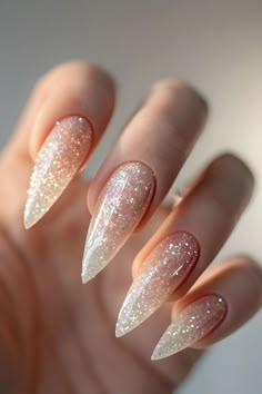 Spring Nails With Glitter, Spring Nail Designs Simple, Nail Ideas March, Simple Nails Spring, Nails Pink Spring, Neutral Spring Nails, Spring Acrylic Nail Designs, Simple Spring Nail Ideas, Easy Spring Nails