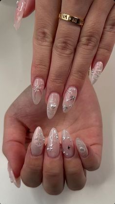 Cool Wedding Nails, Natural Acrylic Nails With Design, Natural Nails With Design, Nail Designs Simple Classy, Nails 2024 Trends, Trending Nails 2024 Summer, Clear Nail Art Designs, Almond Nail Designs Trending Now