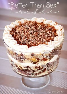 this "better than sex" trifle is a delicious make ahead dessert that everyone loves Snickers Dessert, Dessert Oreo, Make Ahead Desserts, Dessert Dips