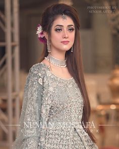 Hairstyles For Gowns, Hair Style On Saree, Pakistani Bridal Makeup, Engagement Hairstyles, Asian Bridal Dresses, Latest Bridal Dresses, Bridal Dresses Pakistan, Pakistani Wedding Outfits, Pakistani Fancy Dresses