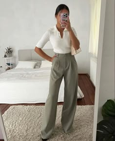 Dress Designs For Women, Official Outfits, Business Fits, Corporate Girl, Internship Outfit, Professional Outfit, Casual Work Outfits Women, Business Professional Outfits, Work Fits