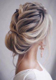 updo elegant wedding hairstyles for long hair #elegantweddings #uniqueweddingmakeup Sanggul Modern, Goddess Vibes, Wedding Instagram, Holiday Hair, Elegant Wedding Hair