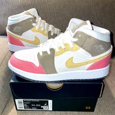 Nwb Air Jordan 1 Mid Gs Pastel Vivid Green Grind Sneakers - Dj0338-100 Size 7y = Women’s Size 8.5 Jordan 1 Mid Women, Air Jordan Low, Air Jordan 1 Mid Gs, Jordan Retro 11, Nike Air Jordan 6, Rare Sneakers, Jordan 4s, Womens Air Jordans, Top Sneakers Women