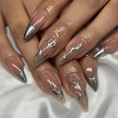 24pcs Glossy Medium Long Almond Fake Nails, Nude Press On Nails With Silvery Stripe Design, Sweet Cool False Nails For Women Girls Acrylic Nails Chrome, Ombre Chrome Nails, Silver Nail Designs, Striped Nails, Prom Nails