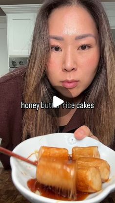 Kat Chao on Instagram: "HONEY BUTTER RICE CAKES ✨ it’s sticky, it’s sweet, and has the best chewy texture! please try this and tell me how much you love it 🍯 

#honeybutter #honeybutterrecipe #honeybutterricecakes #ricecake #koreanfood #koreansnacks #viralfood #snackideas #sweettreats #dessertideas #easyrecipes" Honey Butter Recipe, Korean Snacks, Butter Rice, Asian Desserts, Honey Butter, Asian Cooking, Rice Cakes, Spring Rolls, Asian Food