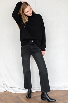 Treasure Straight Ankle - Onyx Wash - Emerson Fry Black Straight Leg Jeans Outfit, Outfits With Black Ankle Boots, Ankle Jeans Outfit, Black Ankle Boots Outfit, Straight Jeans Outfit, Straight Leg Jeans Outfits, Black Straight Leg Jeans, Boots Outfit Ankle