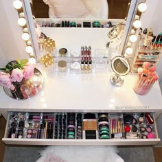 Pinterest: @praiseimani Vanity Ikea, Rangement Makeup, Penyimpanan Makeup, Makeup Vanities, Table Vanity, Makeup Station, Makeup Desk, Vanity Room, Vanity Organization