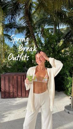 White Outfits For Women Beach, Vacation Set Outfit, Lowkey Beach Outfit, Monochromatic Beach Outfit, Outfit Inspo For Mexico, Colder Beach Outfits, Romantic Beach Outfit, Miami Vacay Outfits, Trip To Colombia Outfits