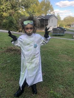 Zombie Scientist Costume, Mad Scientist Family Costume, Diy Scientist Costume Kids, Mad Scientist Costume Kids, Scientist Costume Women