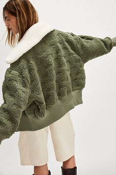 Effortlessly cool and cozy, this soft cardi features a sherpa fabrication and exaggerated collar detail with a front-zip closure and ribbed hems. **Fit:** Slouchy, relaxed fit **Features:** Cozy sherpa fabrication, exaggerated collar, front-zip closure, drop-shoulder sleeves with elasticated cuffs, ribbed hems, pockets for hands **Why We ❤ It:** This cardi adds the perfect cozy touch to every outfit. | Cozy Up Cardi by Free People in Green, Size: XS Exaggerated Collar, Cardigan Fashion, Knitwear Cardigan, Knitwear Women, Shoulder Sleeve, Boho Outfits, Drop Shoulder, Sweater Outfits, Sweaters & Cardigans