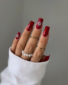 Winter Nails Colors for Women Over 40 27 Ideas Christmas Nails Gnome, Nail Ideas Red And White, Gnome Christmas Nails, Minimalist Red Nails, Christmas Nails Red And Gold, Nails Gnome, Nails Christmas French, Christmas Nail Ideas Red, December Nails Red