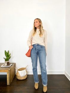 Agolde Lana Mid Rise Full Length Straight Jeans: Review + Outfit Ideas - Michelle Tomczak Womens Fashion Casual College, Neutral Fall Outfits, Engagement Photo Outfits Fall, Jeans Outfit Women, Overall Outfit, Fashion Blogger Outfit, Casual College Outfits, Nashville Outfits