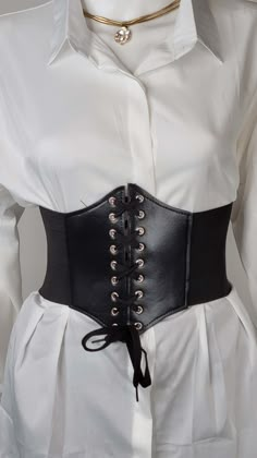 Under Bust Corset Belt, Vintage Retro Corset, Elastic Waist Black Corset, Body Slimming Wide Belts, Cinch Belt. Embellish what you wear! Wearing this corset belt with long blouses, T-Shirts or your favorite dress, will update every outfit. Women’s beautiful form-fitting lace-up Corset Belt cinches your waistline. Flexible fit. Wide Lace-Up Elastic Belt, great for waist training, fashion and accessories. Velcro Closure. Belt For Women Fashion, Black Corset Outfit Formal, Cinch Belt With Dress, Small Corset Belt, Corset Belt Over Dress, Stomach Belt Fashion, Corset On Dress Outfit, Long Belt Outfit, High Waist Belt