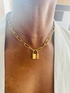 It is bold and will stand you out from the crowd. #kingsjewelry #ladiesaccessories #giftforteen #birtdaygiftidea #birthdayvibes Lock Chain Necklace, Choker Chain Necklace, Lock Chain, Padlock Necklace, Love Lock, Choker Chain, Lock Necklace, Necklace Love, Chain Choker Necklace