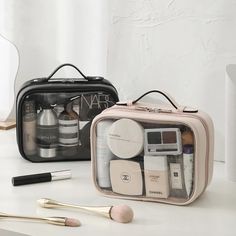 This dual sided transparent makeup case has been showing up all over Instagram and Tiktok, for good reasons - The Donna is aesthetically pleasing and functional. Display your full sized makeup and skincare products, and take it with you travelling. Its compact and can easily fit in any large purchase or carry on luggage. Letter Calligraphy, Travel Bedroom, Clear Makeup, Cosmetic Bag Organization, Brush Storage, Clear Makeup Bags, Makeup Brush Storage, Pinterest Makeup, Photo Makeup