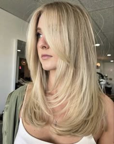 Blonde Hair Inspiration, Blonde Hair Looks, Haircuts For Medium Hair, Haircuts Straight Hair, Long Blonde, Haircuts For Long Hair, Long Blonde Hair