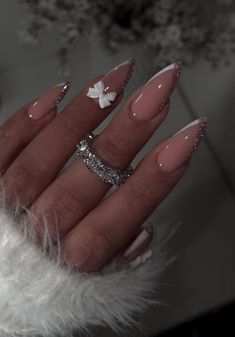 Alm9nd Nails, Birthday Nail Inspo 2024 Almond, Sweet 16 Nail Ideas Art Designs, Birthday Nails Almond November, Cute Short Almond Nails French Tip, Long Almond Nails Inspo Aesthetic, Nails Inspo 2024 Almond, Nail With White Designs, Boyfriend Inspired Nails