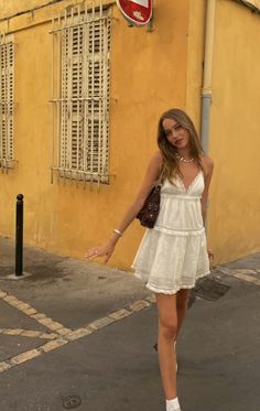 Holiday Abroad Outfits, European Girl Fashion, Europe Clothes Aesthetic, European Summer Outfits Dresses, Summer Outfits Croatia, Euro Girl Summer Outfits, Rome Fits Summer, Summer In Italy Outfits Aesthetic, Italian Girl Aesthetic Outfit