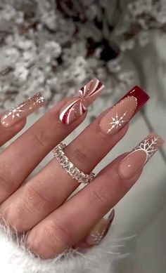 Nail Winter 2024 Trends, Chr Christmas Nails, Gel X Winter Nails, Nail Inspo Trendy Christmas, Winter Bday Nails, Acrylic Nail Ideas Christmas, Winter Nails Simple Classy, Red Christmas Nails Designs, Nails Winter 2024 Trends