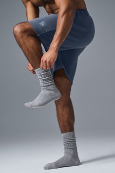 Super soft & breathable. Layered leg scrunches for a throwback look. Breathable, go-to crew sock Cool hidden hem graphic Crew Sock, Body Inspiration, Back Women, Alo Yoga, Bra Tops, Socks Women, Crew Socks, Photo Studio, Heather Grey