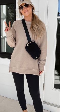 Casual Home Outfits, Lounge Outfits, Relaxed Outfit, Athleisure Outfits, Fashion Mistakes, Style Mistakes, Weekend Wear, Classy Women