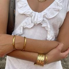 Sade Girls Aesthetic Jewellery, Bangle Outfit, Filler Pics, Fashion 23, Jewellery Aesthetic, Pretty Life, Gold Girl, Sofia Coppola, Jane Birkin