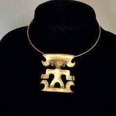 Rare Trifari Large Golden Mayan God Aztec Inca Tribal Warrior Original Necklace Aztec Jewelry Mexico, Inca Headdress, Inca Jewelry, Aztec Jewelry, Original Necklace, Statement Pendant, Headdress, Business Ideas, Wearable Art