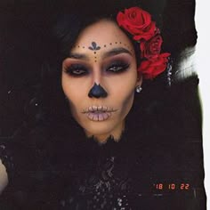 Day Of Dead Costume, Halloween Makeup Sugar Skull, Halloween Rave, Dead Makeup, Makeup Scary, Halloween Makeup Diy