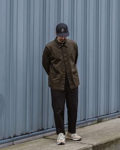 Minimalist Streetwear, New Balance Style, New Balance Outfit, Fashion Design Template, Outfit Retro, Street Style Outfits Men, Street Fashion Men Streetwear, Layered Fashion, Mens Fashion Casual Outfits