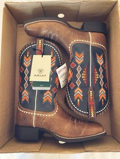 Nice Western Shirts, Horse Shoes Aesthetic, Ariat Cowgirl Boots Outfits, Western Outfits For Rodeo, Womens Simple Western Outfits, Cute Country Shoes, Country Tops For Women, Western Gifts For Women, Cowgirl Birthday Gifts