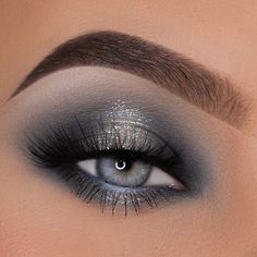 Blue Eyes Grey Eyeshadow, Make Up Looks For Dark Blue Dress, Makeup Ideas That Go With Blue Dress, Prom Makeup For Gray Eyes, Prom Night Makeup Blue, Make Up For A Blue Dress Ideas, Wedding Makeup Navy Blue, Classy Blue Eye Makeup, Blue And Grey Eyeshadow