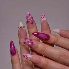 Purple Latina Nails, Orchid Nails Color, Purple 3d Flower Nails, Nails With Purple Design, Pink And Purple Nails Acrylic, Orchid Nail Designs, Purple Acrylic Nails Designs, Flower On Nails