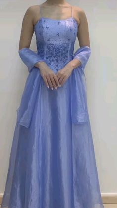 Bridgerton Ball Dresses, Blue 90s Prom Dress, 2000 Prom Dress, Yule Ball Dress Aesthetic, Yule Ball Dress Ideas, 2000s Prom Dress, Formal Dress Patterns, Blue Organza