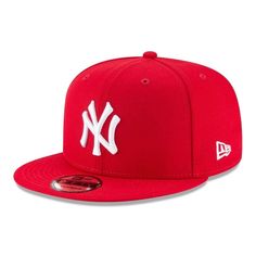 Head to the ballpark sporting this elite New York Yankees 9FIFTY Team Snapback adjustable hat from New Era and take the title as the #1 fan! With a  sweet raised embroidery, this cap will help fellow fans spot your team pride from across the crowd. Cheer on your beloved New York Yankees in style by adding this quality cap to your look! Product ID: 3083484 Brand: New Era Imported Contrast color underbill One size fits most Raised embroidery Six panels with embroidered eyelets Material: 100% Polye 454 Casull, Yankees Outfit, Yankees Fitted Hat, Nba Caps, Yankee Hat, Yankee Fitted, Swag Hats, New York Yankee Hat, New York Yankees Logo