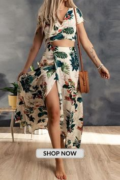 Women's Beach Vacation Style V-neck High Waist Slit Maxi Dress Crop Top And Maxi Skirt, Maxi Skirt Crop Top, Apricot Color, Maxi Skirt Set, Maxi Rok, Wrap Crop Tops, Summer Fashion Beach, Half Skirt, Dress Suit