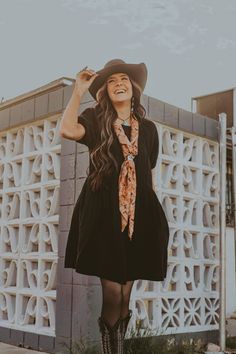 Wild Rag Fashion, Wild Rag With Dress, Ways To Wear A Wild Rag, Western Christmas Outfits, Western Ootd