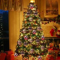 a decorated christmas tree in a living room