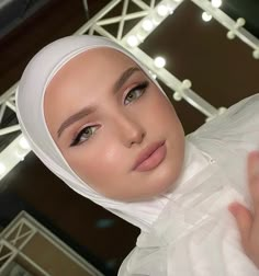 Glam Bride Makeup, Beautiful Bridal Makeup, Vintage Makeup Looks, Hijab Makeup, Beginners Eye Makeup, Barbie Makeup, Makeup Artist Tips, Edgy Makeup