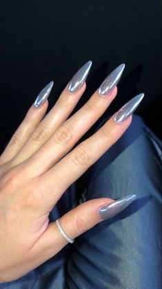 Y2k Nails Chrome, Old Nail Designs, Belleza Aesthetic, Nails Simple Summer, Summer Nails Simple, Simple Summer Nails, Nail 2024, Top Aesthetic, Stunning Nails