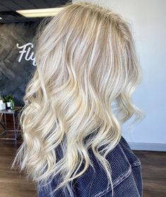 Bright Blonde Low Maintenance, Blonde Hair Highlights On Blonde Hair, Fall Bright Blonde Hair, Bright Blonde Hair Color Ideas, Bright Blonde Highlights, Blonde Hair Goals, Short Blonde Haircuts, Bright Blonde Hair, Perfect Blonde Hair